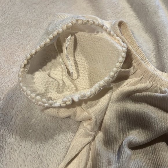 H&M white tee - Picture 5 of 5